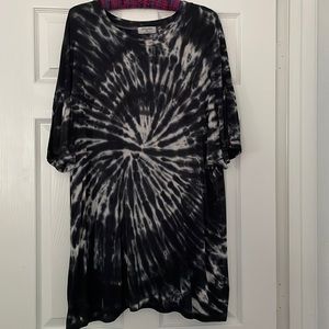 Zenana Tie-Dye Tunic Top Size XL.